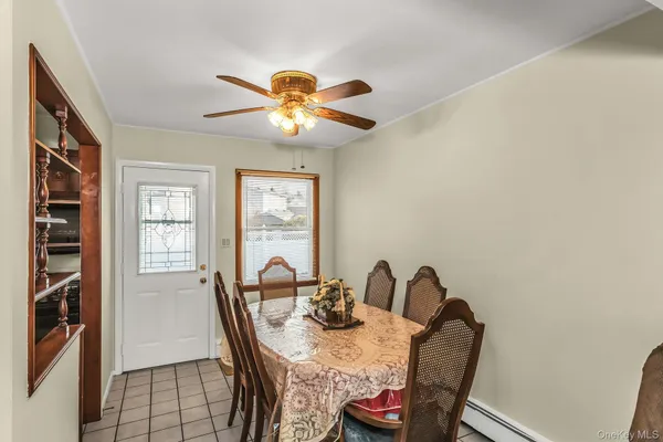 $699,000 | 247 Knollwood Lane, Seaford, NY 11783
