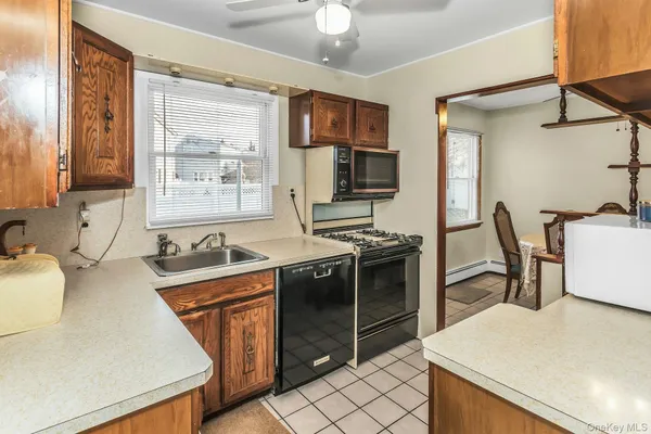 $699,000 | 247 Knollwood Lane, Seaford, NY 11783