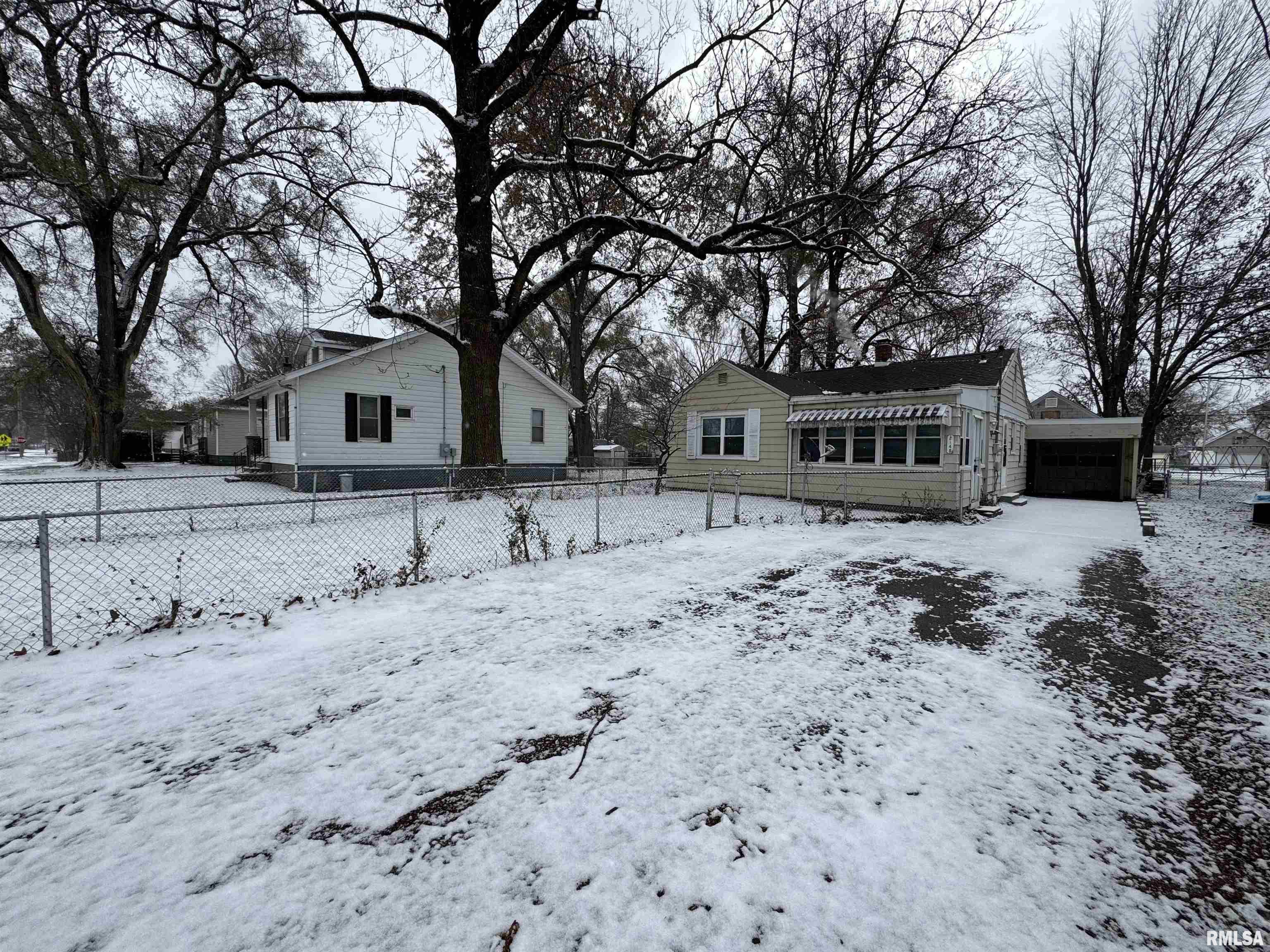 2148 East Reservoir Street Springfield, IL 62702 - Photo 2 of 25