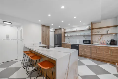 $450,000 | 17800 Atlantic Boulevard, Unit PH14, Sunny Isles Beach, FL 33160