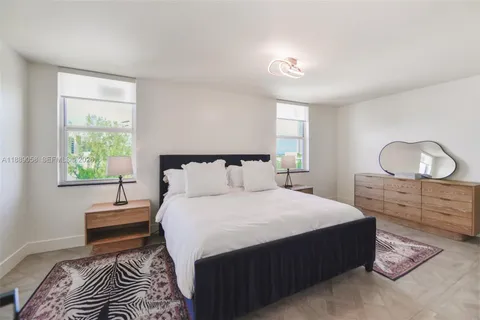 $450,000 | 17800 Atlantic Boulevard, Unit PH14, Sunny Isles Beach, FL 33160