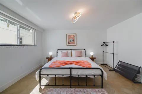 $450,000 | 17800 Atlantic Boulevard, Unit PH14, Sunny Isles Beach, FL 33160