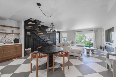 $450,000 | 17800 Atlantic Boulevard, Unit PH14, Sunny Isles Beach, FL 33160