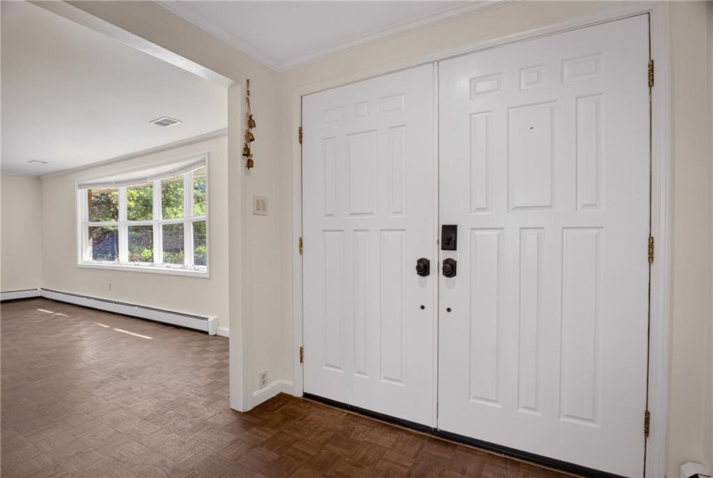 1768 Taper Drive Pittsburgh, PA 15241 - Photo 5 of 48 an empty room with windows