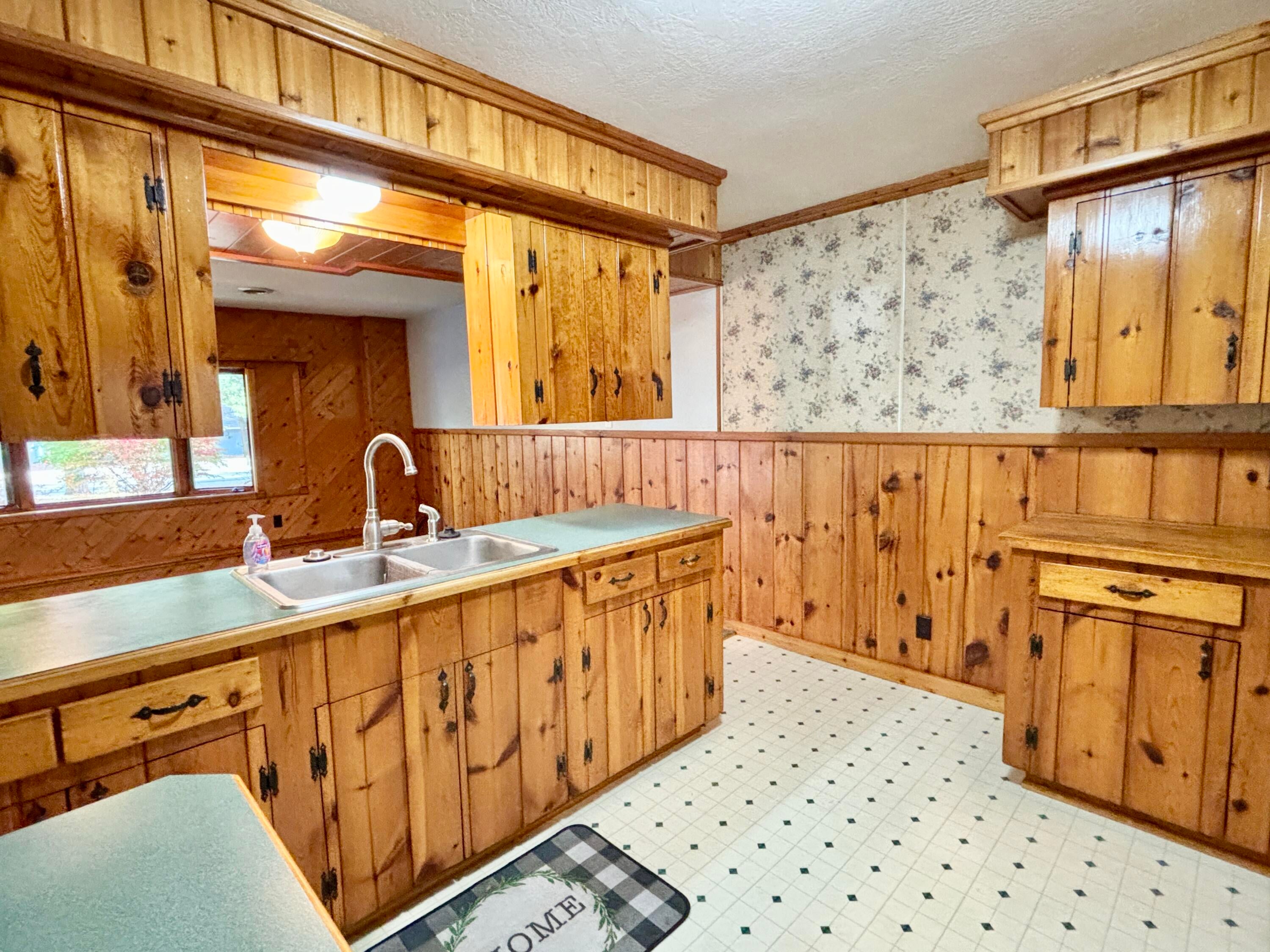 5613 North Red Oak Road Lewiston, MI 49756 - Photo 6 of 19 Gallery Image 6