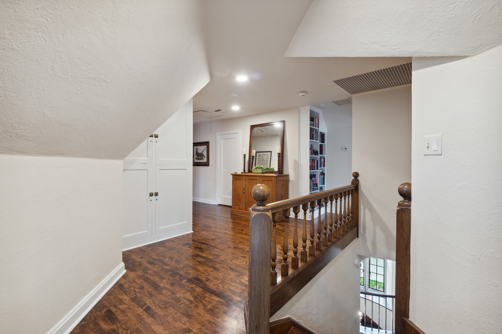 940 Private Road Winnetka, IL 60093 - Photo 55 of 68 a view of entryway with wooden floor
