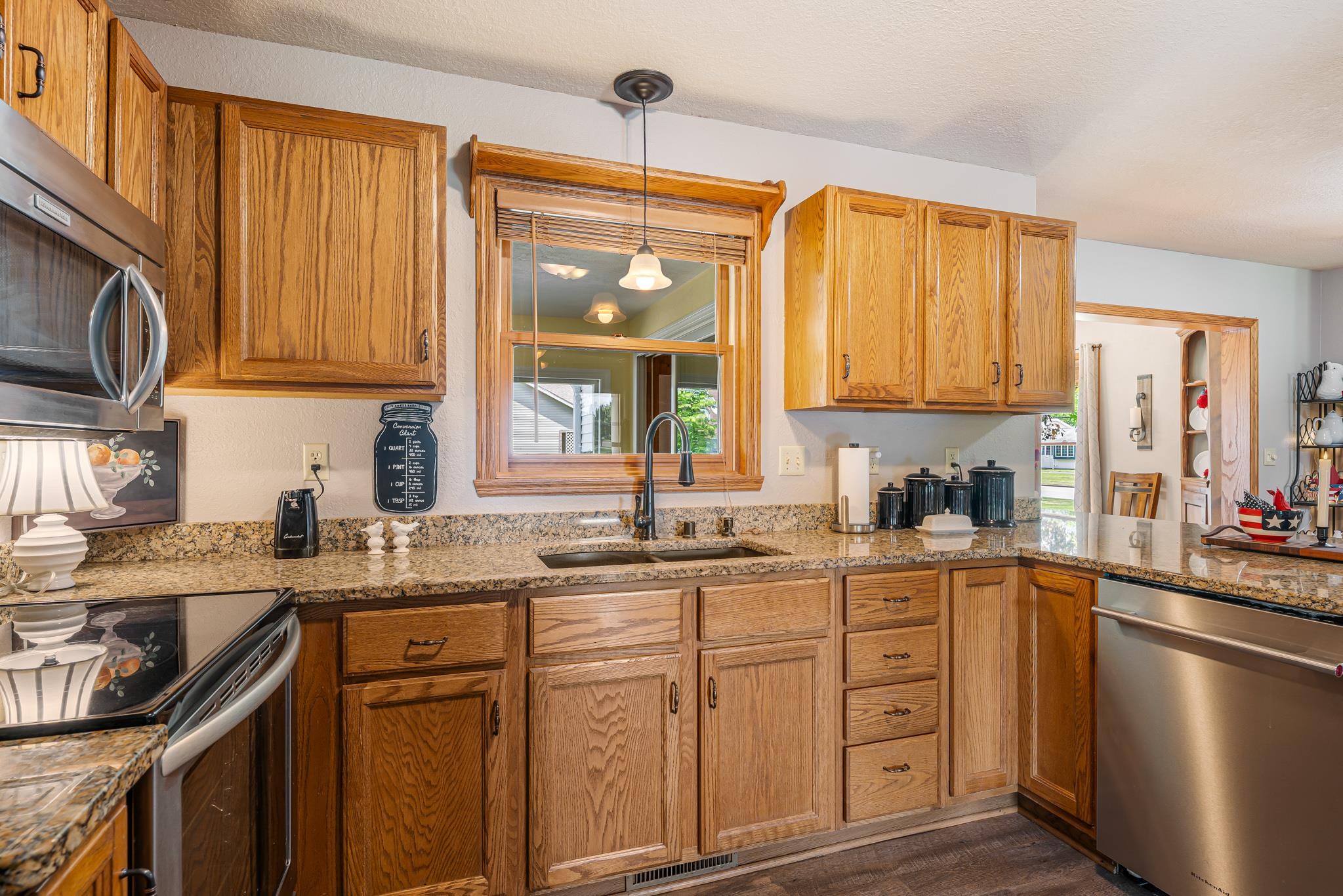 W6108 Long Court Appleton, WI 54914 - Photo 9 of 43