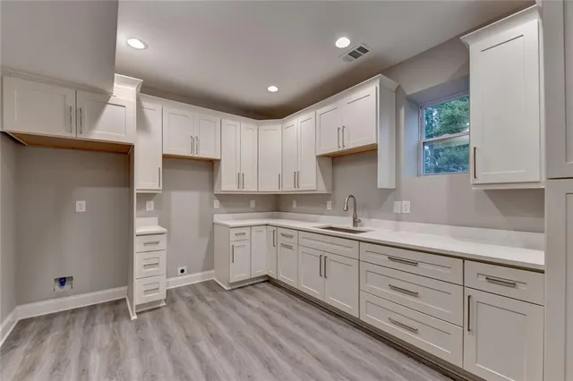 $729,900 | 194 Jennifer Lane Northwest, Lilburn, GA 30047