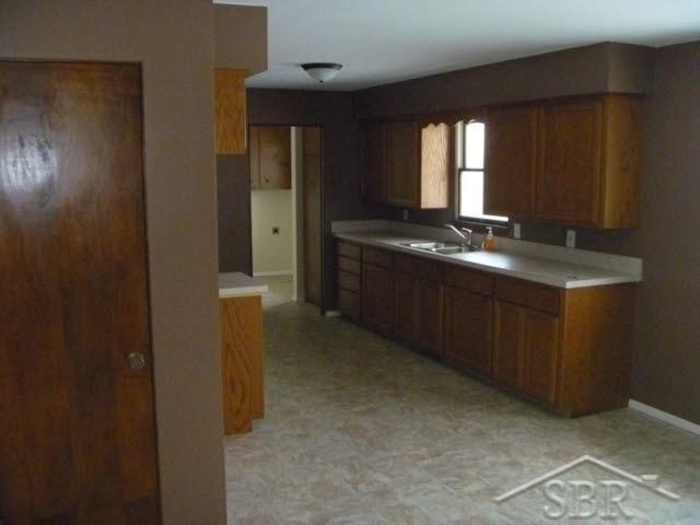 596 North Dehmel Road Reese, MI 48757 - Photo 2 of 8 20174422-1.JPG