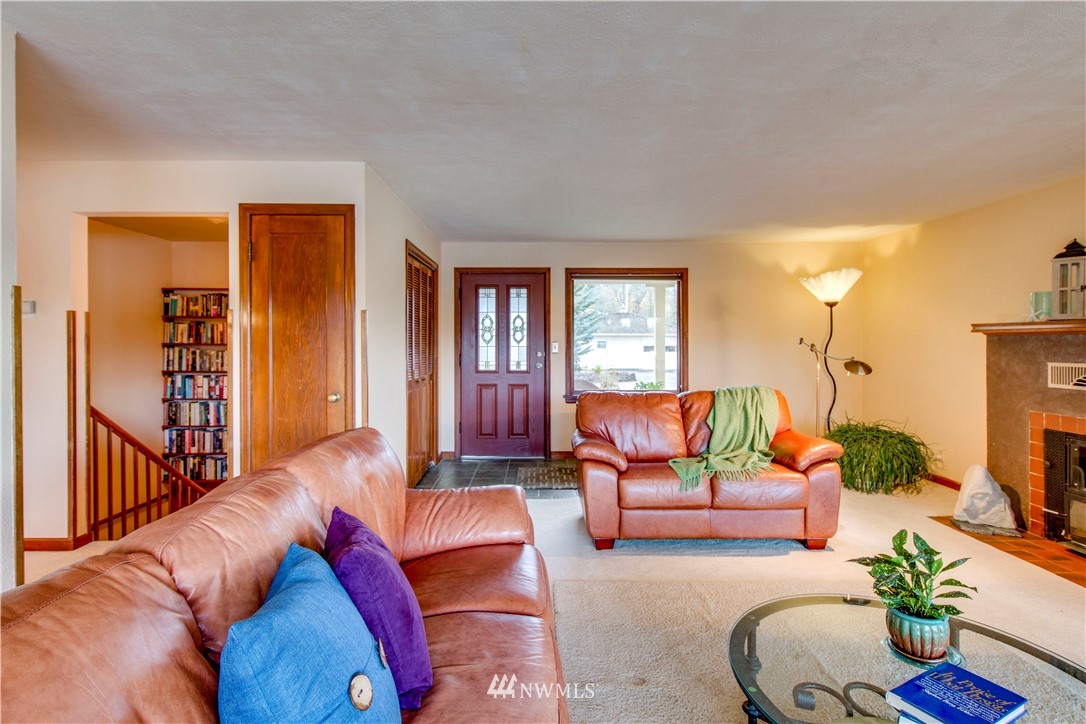 450 Virginia Loop Road Northeast Poulsbo, WA 98370 - Photo 11 of 25 Gallery Image 11