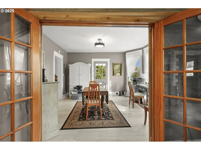 a view of a livingroom and dining room