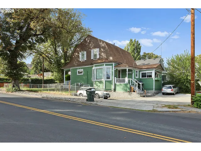 $379,000 | 531 East 8th Street, The Dalles, OR 97058