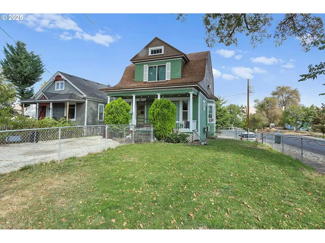 $379,000 | 531 East 8th Street, The Dalles, OR 97058