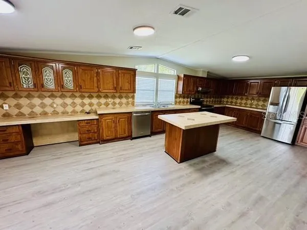 $2,400 | 6814 Redwing Road, Groveland, FL 34736