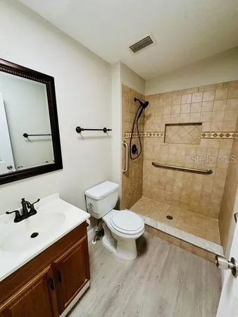 $2,400 | 6814 Redwing Road, Groveland, FL 34736