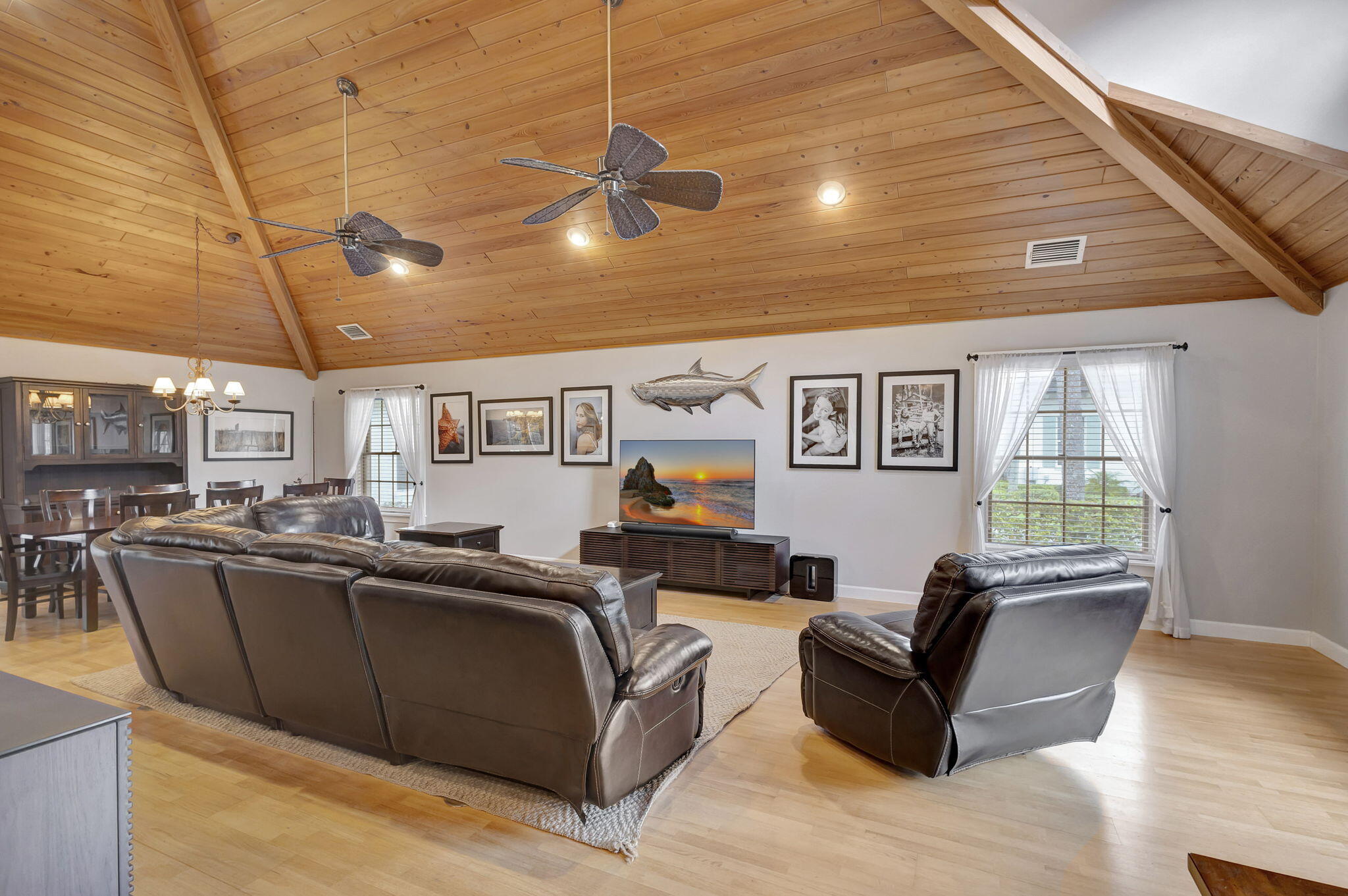 18199 April Lane Jupiter, FL 33458 - Photo 6 of 70 a living room with furniture