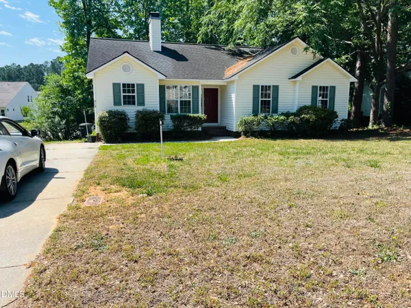 $1,800 | 512 Corwood Drive, Fuquay-Varina, NC 27526
