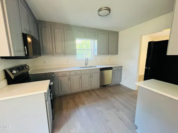 $1,800 | 512 Corwood Drive, Fuquay-Varina, NC 27526