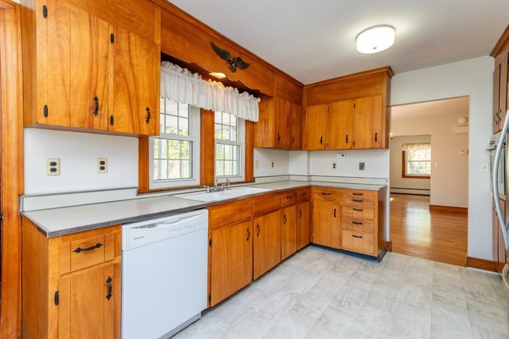 90 Walnut Street Walpole, MA 02081 - Photo 10 of 38