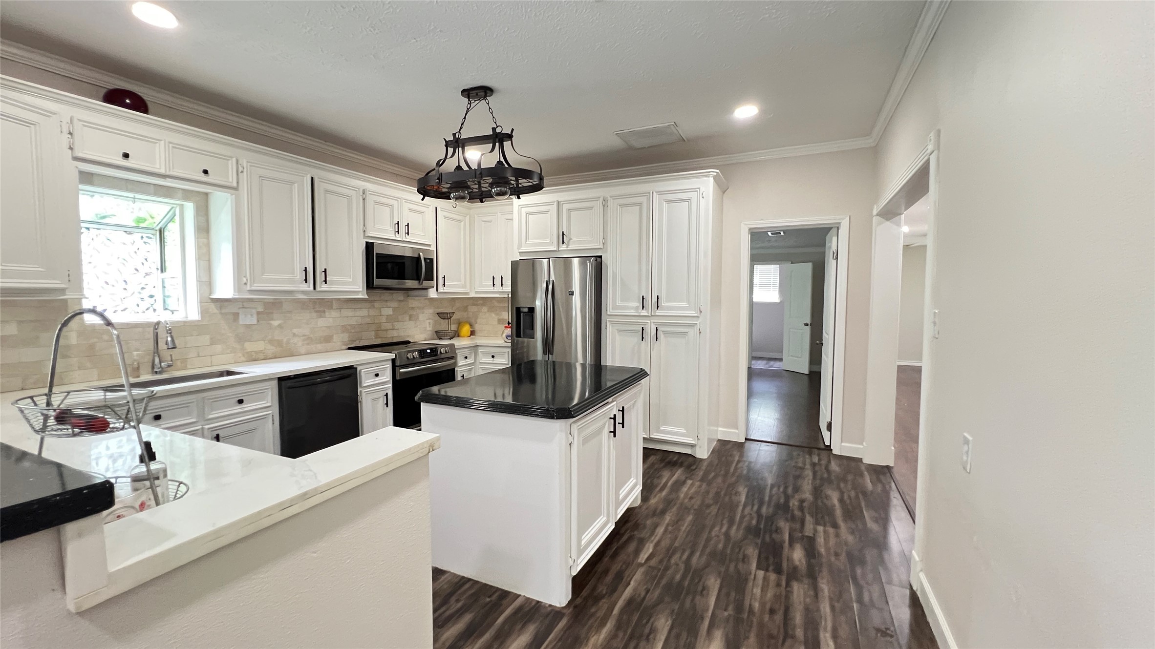 8211 Findlay Street Houston, TX 77017 - Photo 8 of 25 Island Kitchen