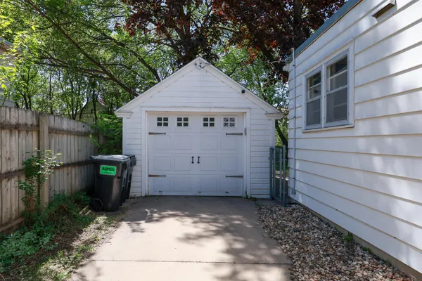 $259,000 | 1111 4th Avenue Southeast, Rochester, MN 55904