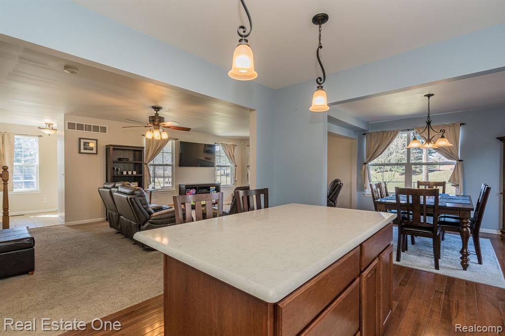 390 Shadywood Road Rochester Hills, MI 48307 - Photo 14 of 38
