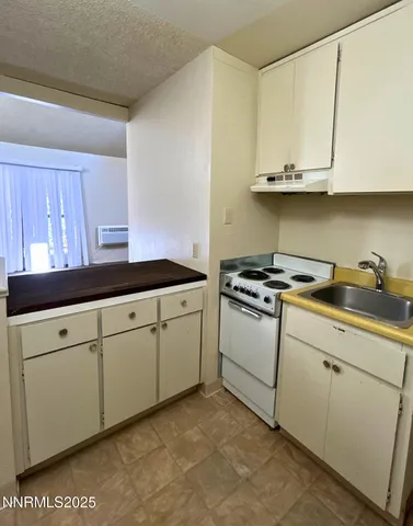 $945 | 2450 Lymbery Street, Unit 311, Reno, NV 89509