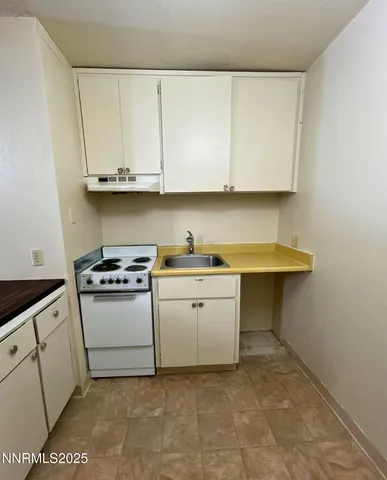 $945 | 2450 Lymbery Street, Unit 311, Reno, NV 89509