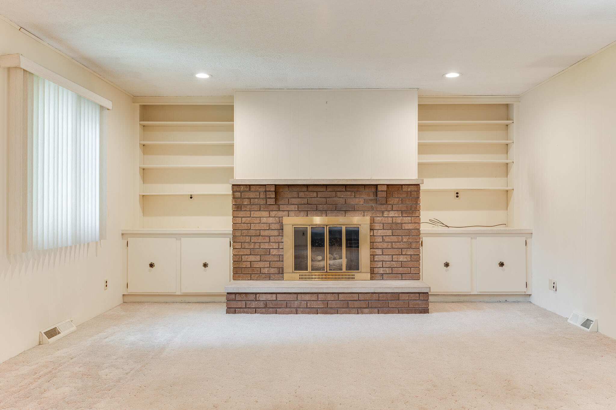 7535 Yorktown Road Lansing, MI 48917 - Photo 8 of 50 Living Room