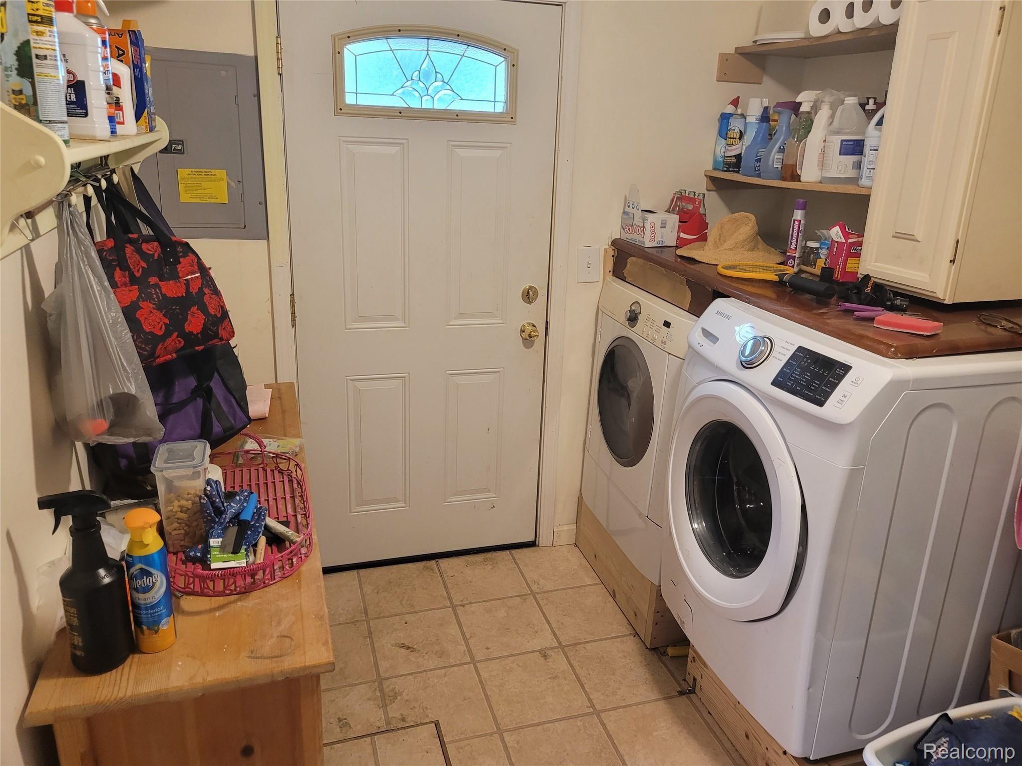 13937 Farm Road Belleville, MI 48111 - Photo 10 of 33 DSC_0016 (2).jpg