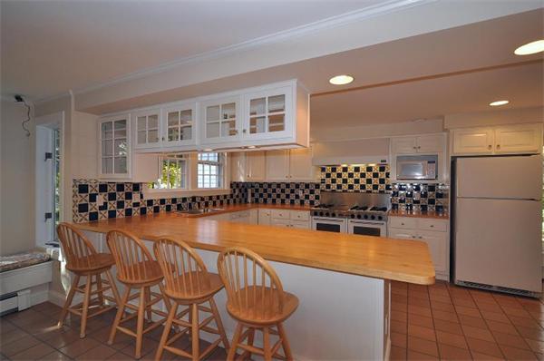 46 Old Colony Road Wellesley, MA 02481 - Photo 3 of 9