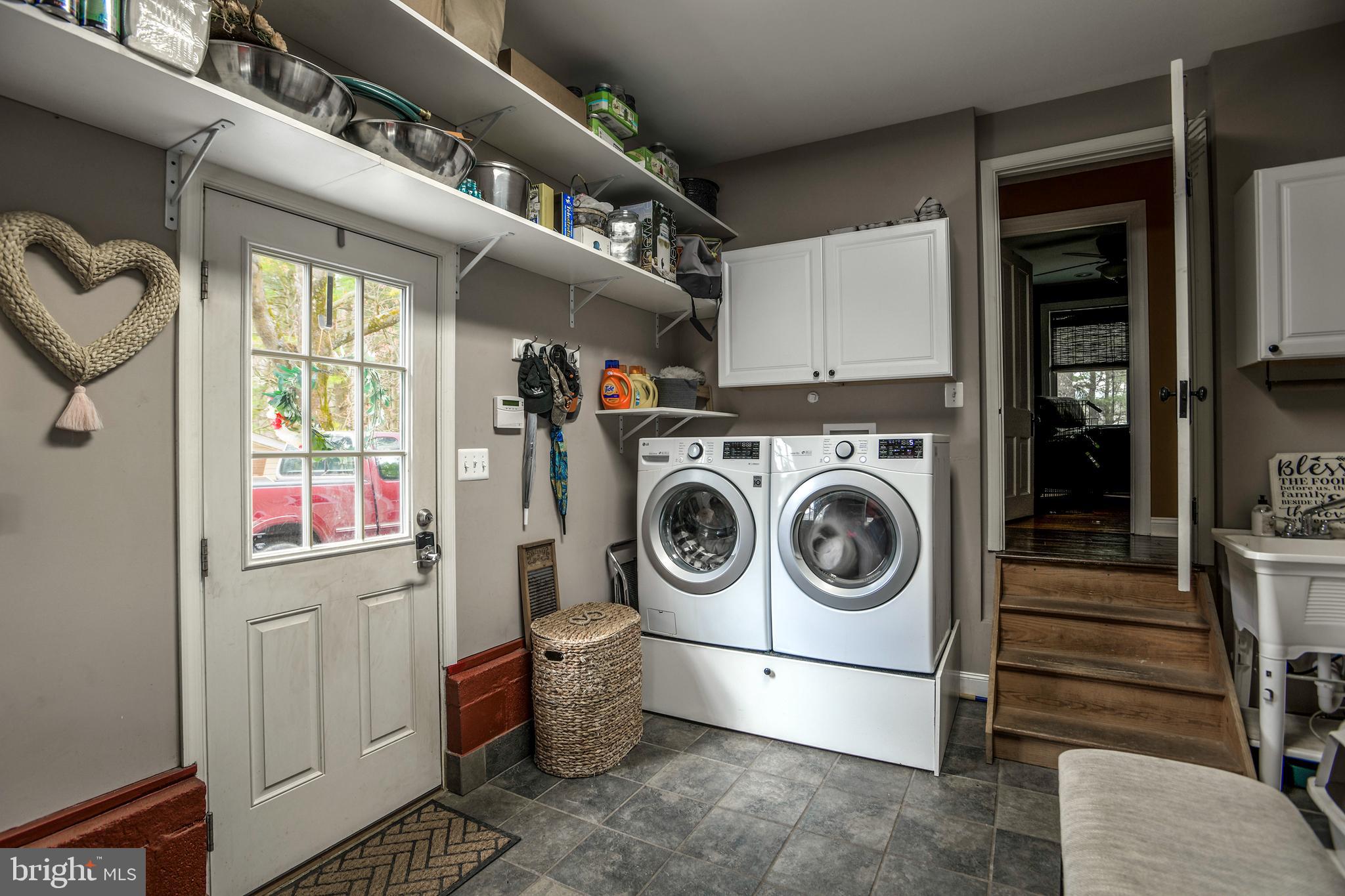 2574 Salem Bottom Road Westminster, MD 21157 - Photo 18 of 36 Charming mudroom with updated appliances