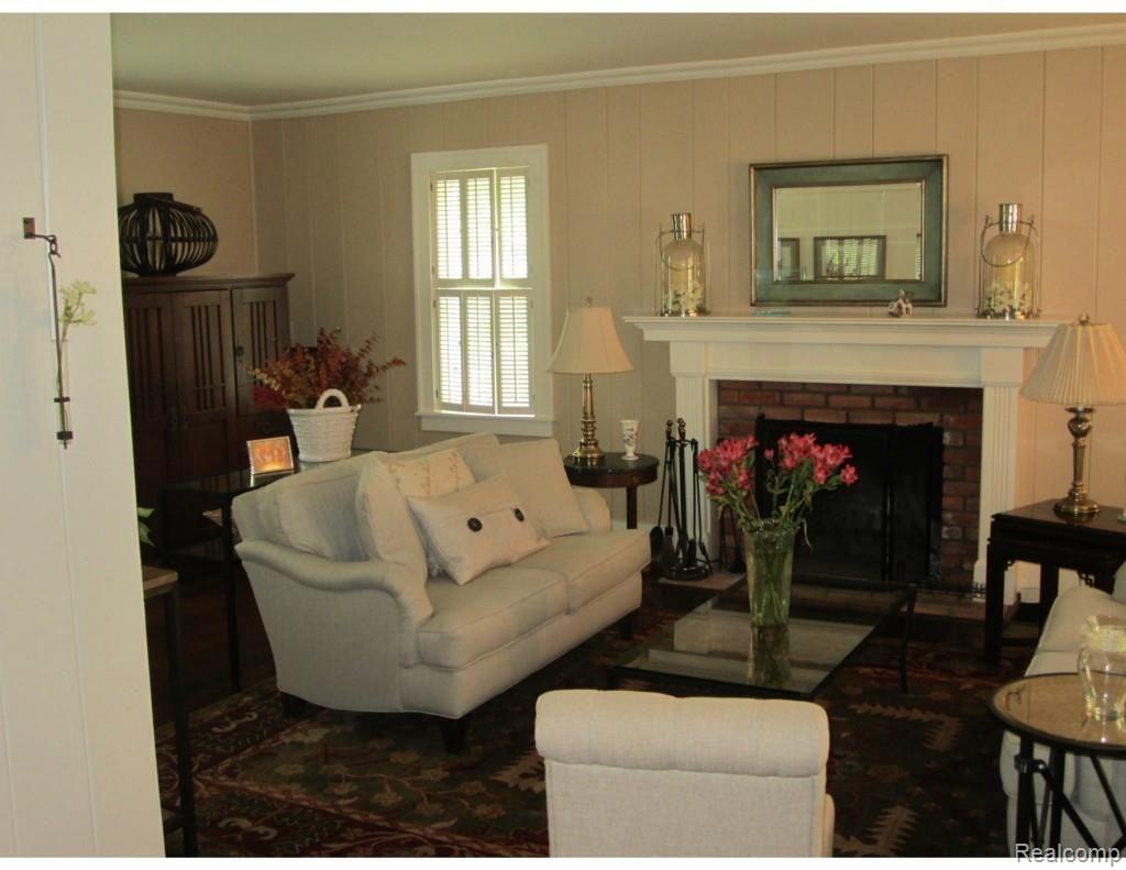 26088 German Mill Road Franklin, MI 48025 - Photo 8 of 25 Living Room w/formal fireplace