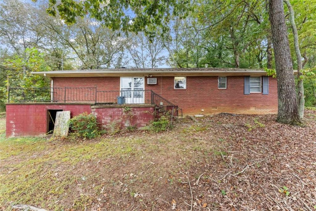 3772 Ledan Road Gainesville, GA 30506 - Photo 25 of 33 front view of house with a yard