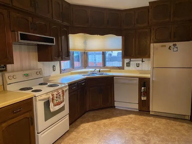 $254,900 | 305 4th Street Southwest, Pine Island, MN 55963