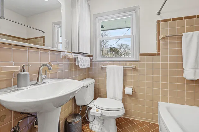 $480,000 | 1610 Argyle Crescent, Ann Arbor, MI 48103