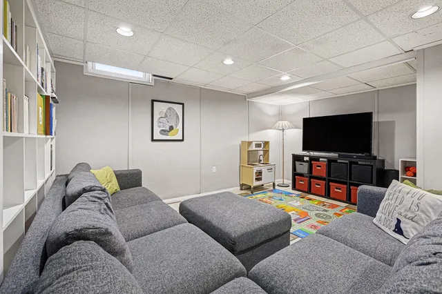 $480,000 | 1610 Argyle Crescent, Ann Arbor, MI 48103