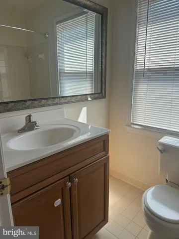 $3,950 | 560 Colecroft Court, Alexandria, VA 22314