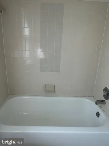 $3,950 | 560 Colecroft Court, Alexandria, VA 22314