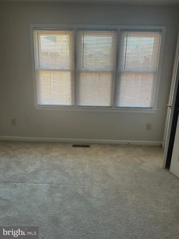 $3,950 | 560 Colecroft Court, Alexandria, VA 22314