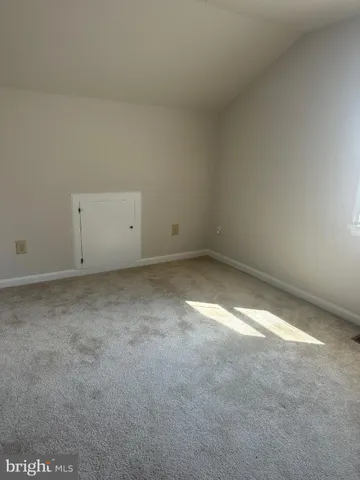 $3,950 | 560 Colecroft Court, Alexandria, VA 22314