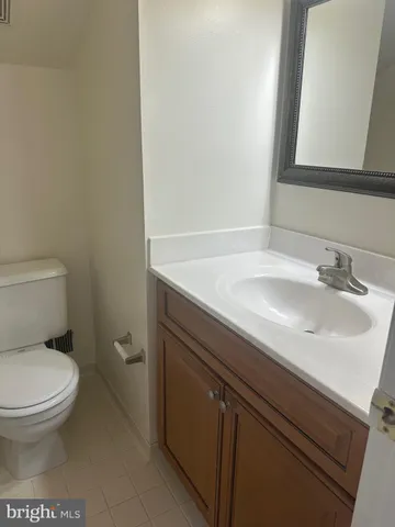 $3,950 | 560 Colecroft Court, Alexandria, VA 22314