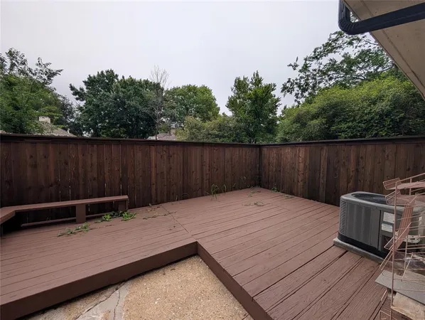 $2,000 | 6646 East Lovers Lane, Dallas, TX 75214