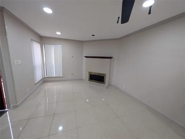 $2,000 | 6646 East Lovers Lane, Dallas, TX 75214