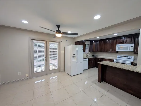 $2,000 | 6646 East Lovers Lane, Dallas, TX 75214