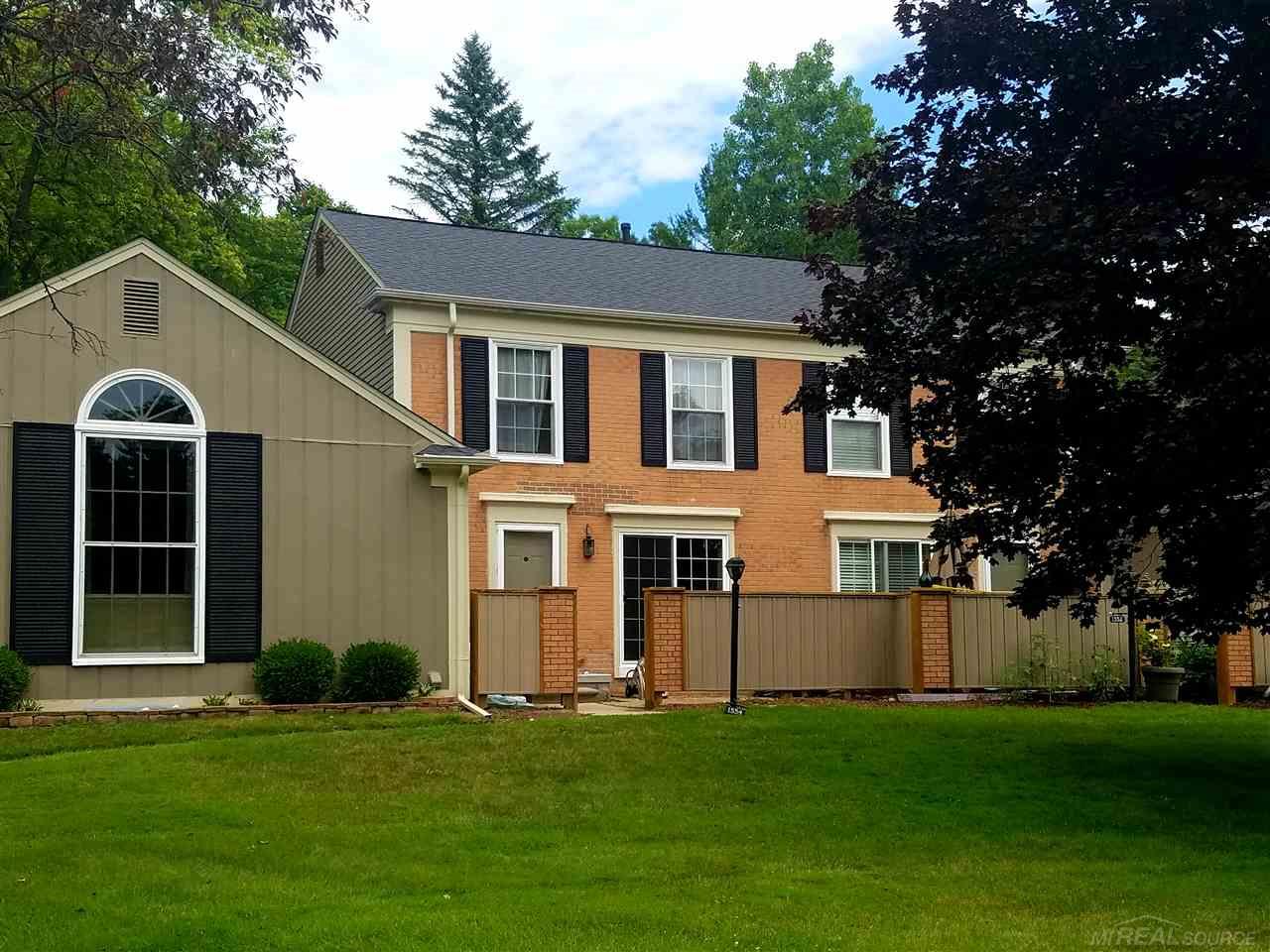 1554 Gas Light Lane Rochester, MI 48306 - Photo 1 of 28 50018462.JPG