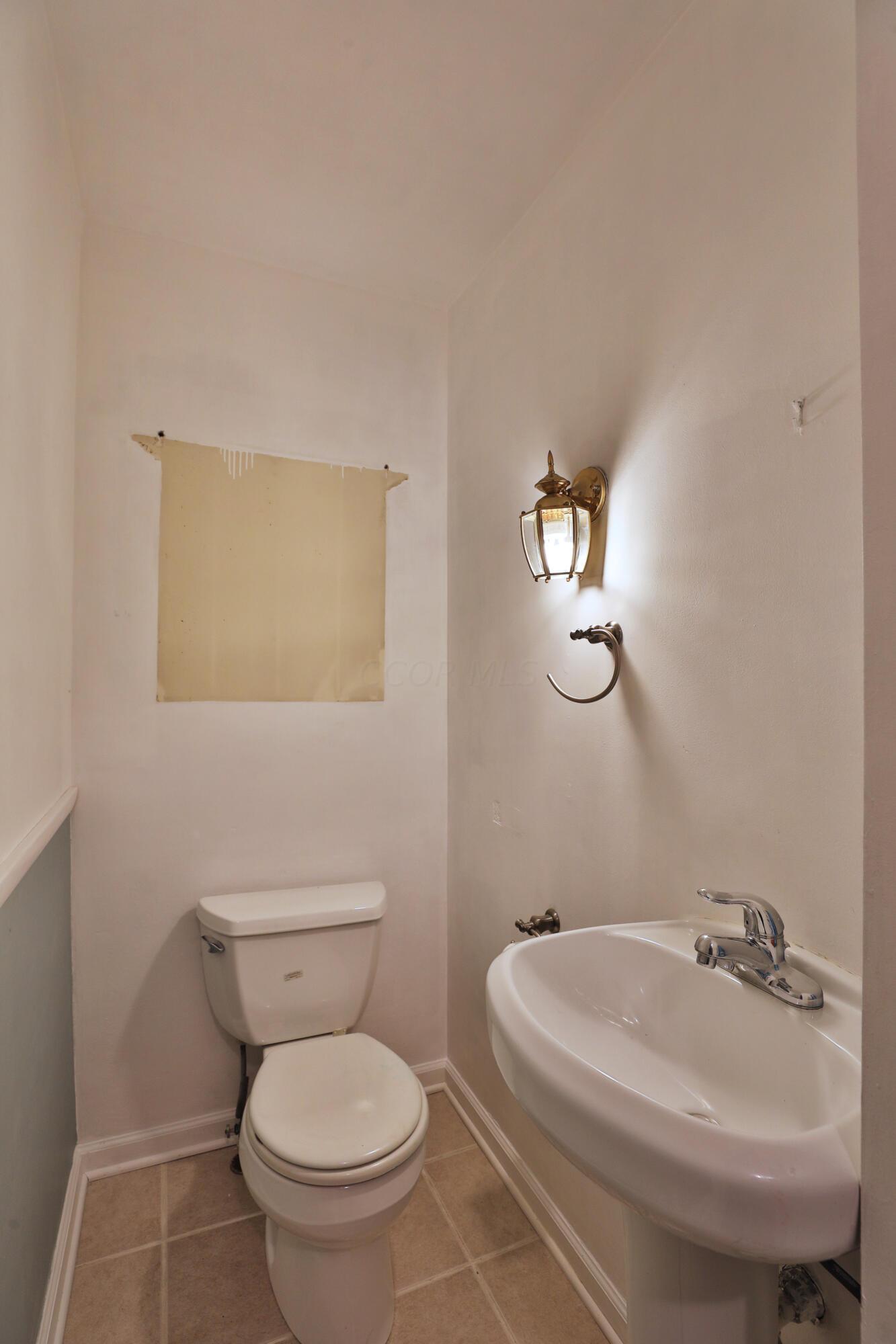 7646 Lee Road Westerville, OH 43081 - Photo 24 of 54 Half Bath