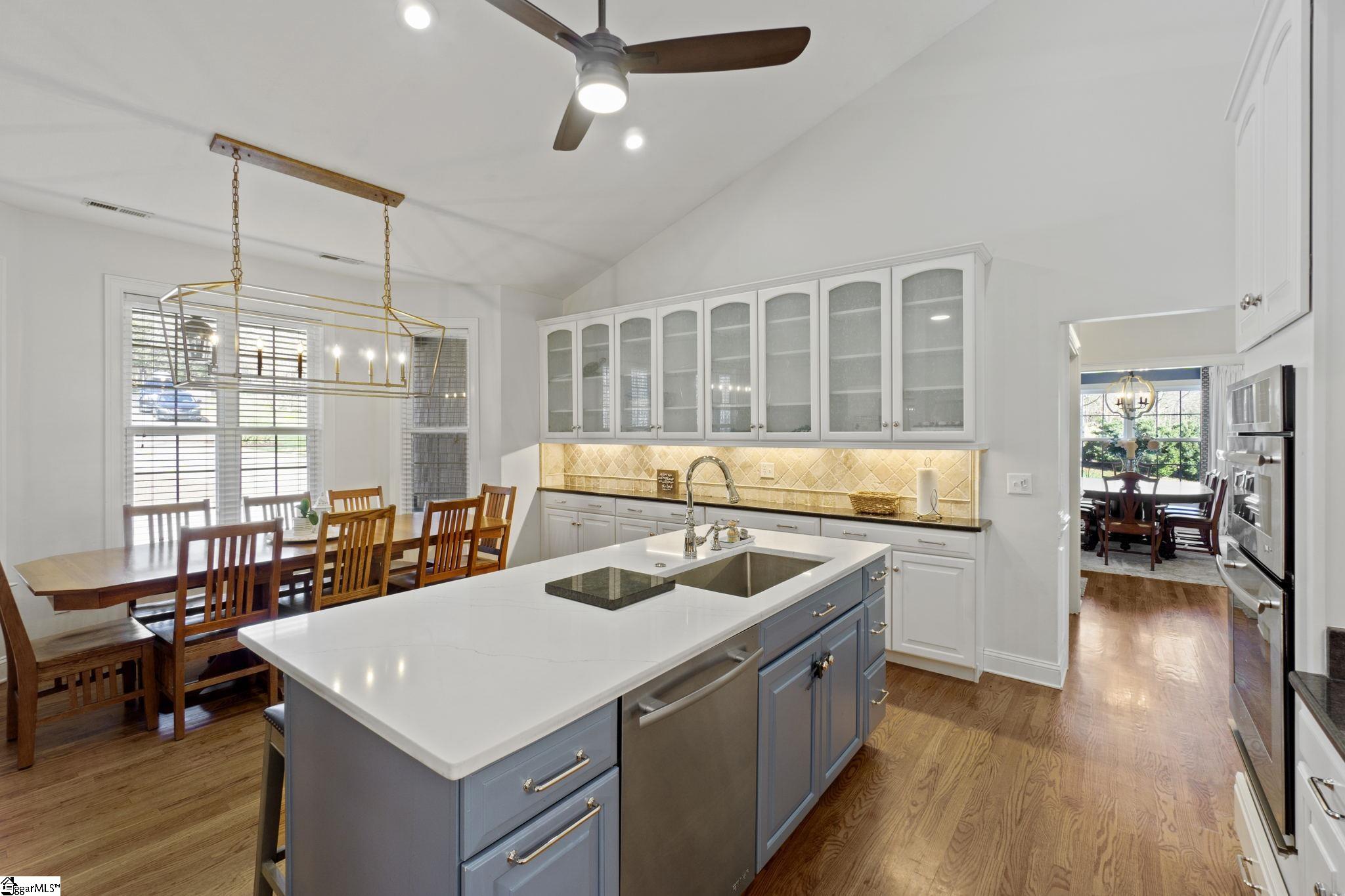 239 North Rutherford Road Greer, SC 29651 - Photo 5 of 33
