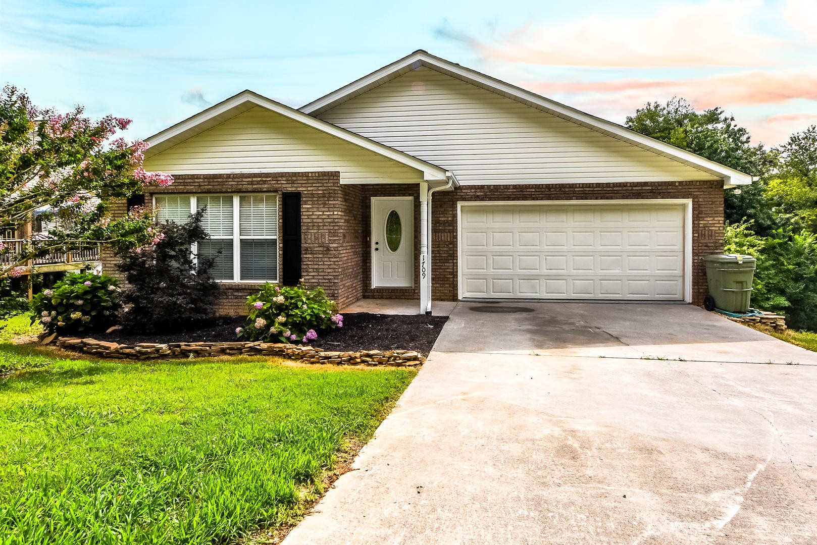 1709 Jett Road Maryville, TN 37804 - Photo 2 of 39 Gallery Image 2