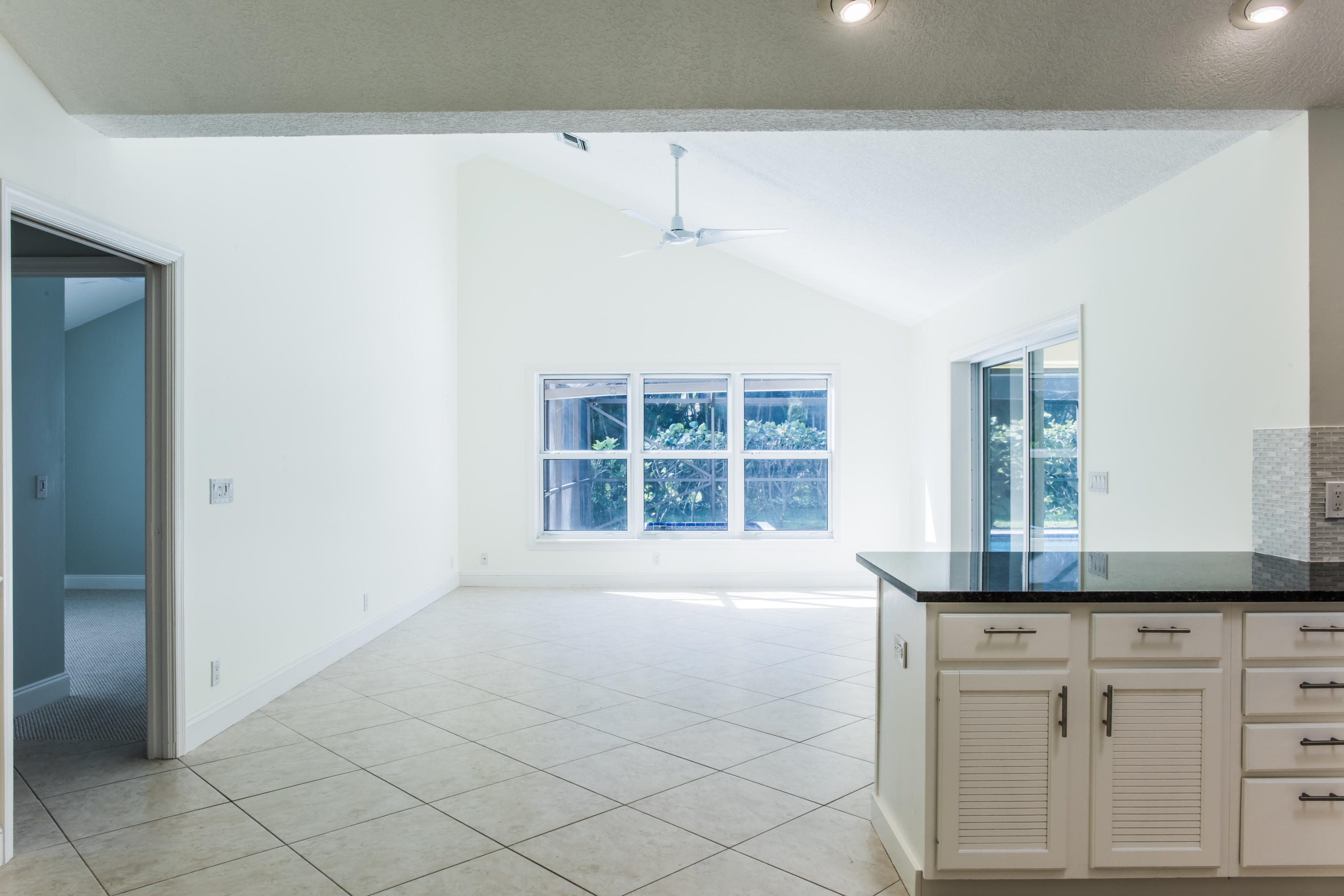6230 Wood Lake Road Jupiter, FL 33458 - Photo 11 of 44 Family Room